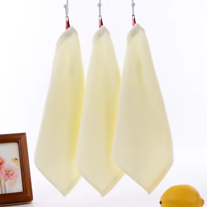 Toalla pequeña para niños, sencilla y ligera, de algodón puro, absorbente, suave, sin pelusa, toalla cuadrada pequeña, pañuelo para guardería con gancho para limpiar - 1