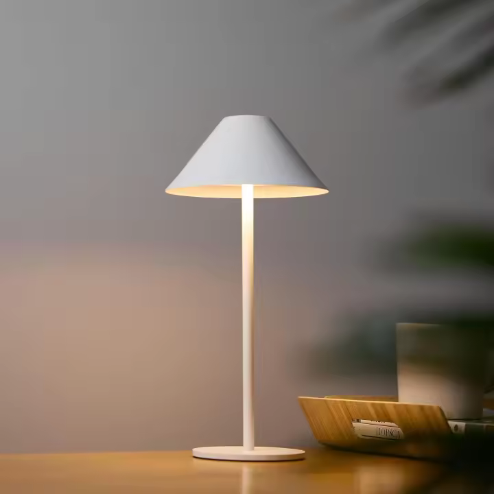 Lámpara de Mesa Exterior Táctil, Regulable, Lámpara de Escritorio LED Recargable Blanco, IP54 Impermeable, 4000mAh 3W 240LM LED - 1