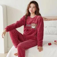 Pijama De Invierno Para Mujer Con Oso De Dibujos Animados De Flanela Gruesa Y Velours Coral Padded Ropa De Dormir De Cuello Redondo Talla Grande Disponible En Varias Colores - details 5