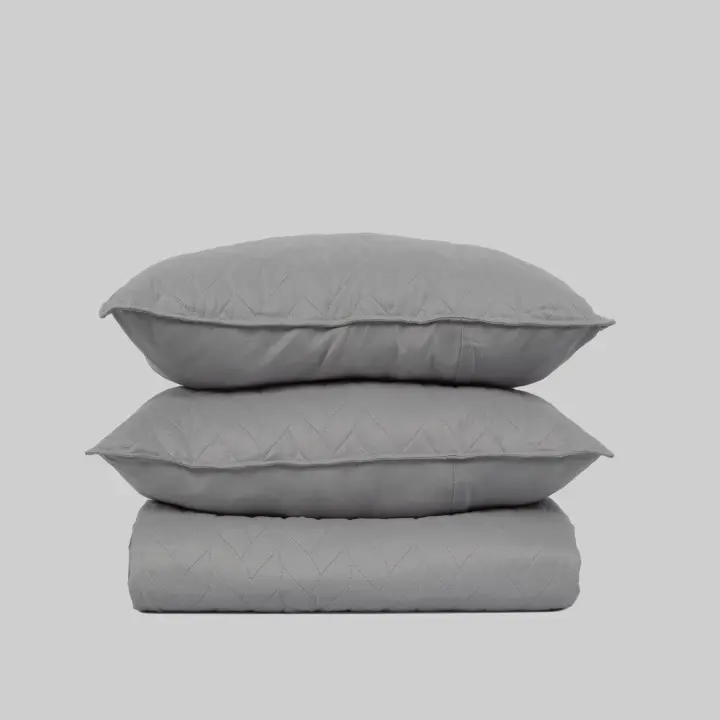 Llartextil Colcha Bouty Karamelo Zinia Gris Natural y Clásica 100% Microfibra - 1