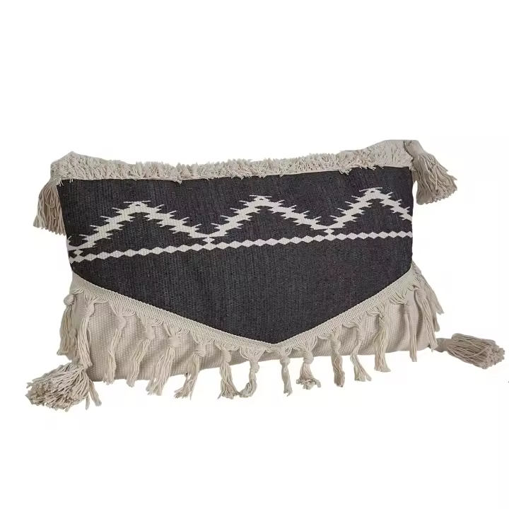 Cojin crema, negro con flecos polyester Crema, negro 30x50x10cm. El mejor complemento para tu hogar. - 1
