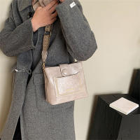 Bolso Bandolera De Cuero PU Vintage Para Mujer Lujo Diseñador Negro Bolso De Hombro Con Cadena Estilo Elegante Y Versátil - details 4