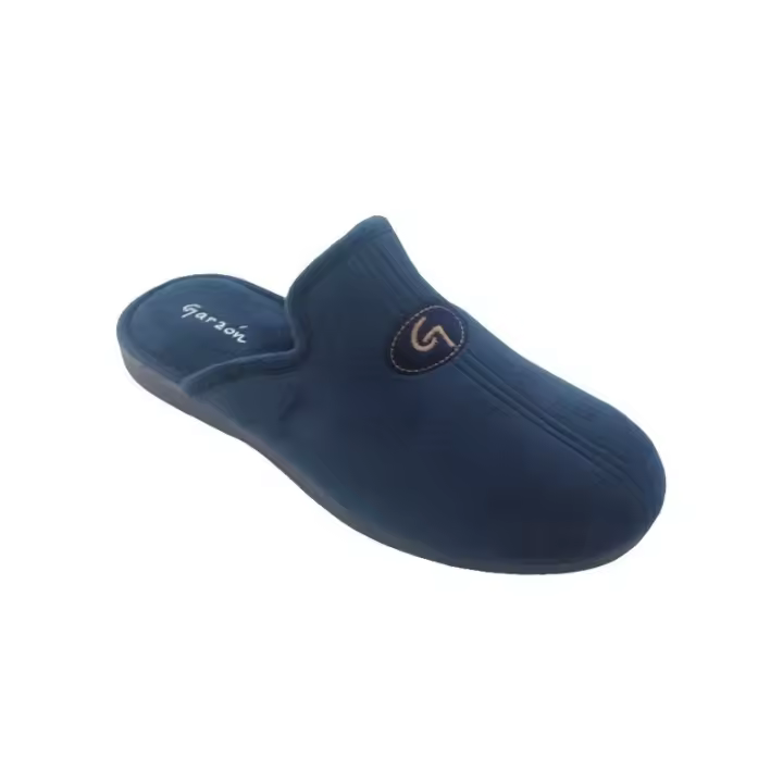 Garzon. Zapatilla Clásica Hombre Azul Suave y Calentita  Referencia: 6101 Marino GARZON Zapatillas Zapatilla chinela para casa básica realizada sobre un cálido y suave tejido en azul marino con el logo de garzon.   * Suelas de - 1
