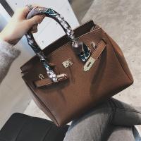 Bolso de mano con estampado de Lichi, Bandolera Diagonal de Platinum, 2024 - details 11