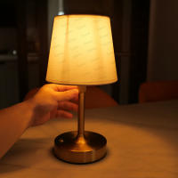 Lámpara De Mesa Recargable Simple Para Barra Y Escritorio Luz Nocturna Sin Cable Para Dormitorio Control De Brillo Con USB Y Toque Decorativa - details 9