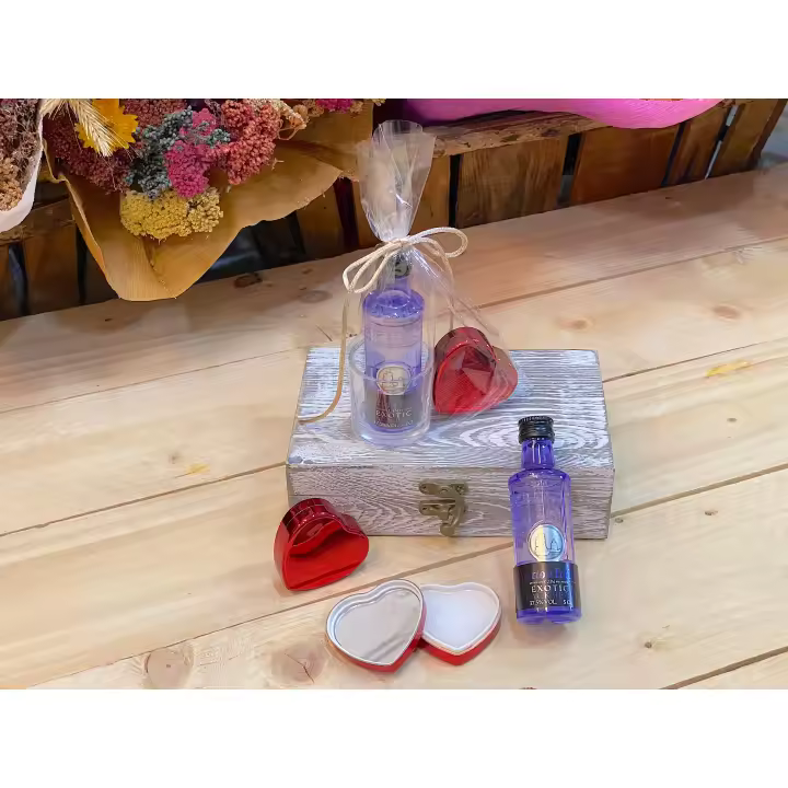 Pack de 10 Miniaturas de Puerto de Indias con Bálsamo de Labios en Forma de Corazón - Regalos para Invitadas de Boda, Bautizos, Aniversarios, Comuniones, Despedidas de Soltera, Cumpleaños, Regalos para Invitadas, Fiestas y Eventos - 1