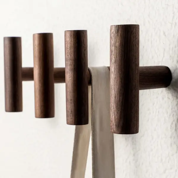 Paquete de 4 ganchos de ropa de madera montados en la pared, clavijas de ropa de madera simples naturales montadas en la pared vintage solo organizador percha de ropa de madera percha - 1