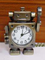 Reloj De Bolsillo Cuarzo Con Dial Redondo Y Números Arábigos En Forma De Robot Vintage Colgante Decorado Con Llavero Para Encanto De Bolsa Para Fiesta Unisex - details 3