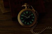 Reloj De Bolsillo Mecánico Clásico Retro Luminoso Para Hombres Y Mujeres Con Marcadores Arábigos Dobles Y Placa Planastra - details 3