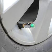 4Pcs Kit De Accesorios Para Coche Monitor De Presión De Neumáticos Valvula De Tornillo Con Sensor Indicador 36PSI 2.4 Bar Alerta Diagnóstico - details 2