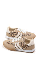 Zapatilla deportiva de mujer con diseño urbano, estampado animal y suela antideslizante, ideal para la temporada de verano 2025, con materiales transpirables y comodidad y estilo en cada paso Lyla Wang - details 4