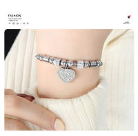 Encanto Pulsera de acero de titanio con forma de corazón de amor retro, colgante de corazón con cuentas de gran agujero, chapado en acero de titanio con oro de 18 quilates, joyería para mujer - details 5