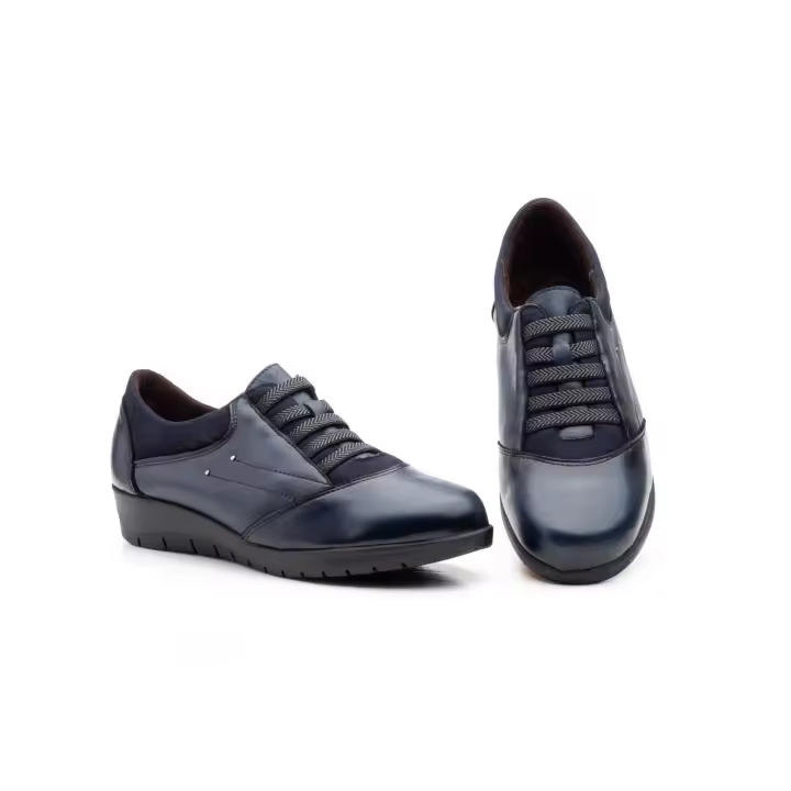 Mº5567 MARINO Hecho en España Zapatos Mujer Piel MARINO Elásticos Numeración: 35-42 Marca: JAM Color:MARINO Zapatado tono MARINO, caracterizadas por su dillas deportivas de corte de piel en un deliciseño minimalista y elegante. Los cordones elásticos - 1