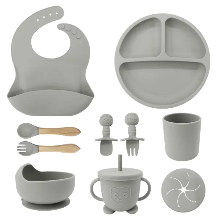 Vajilla de Bebé Silicona, 10 piezas Juegos de vajilla infantil, Cubiertos con plato ventosa, Plato Bebe Ventosa,Tenedor con mango de madera, bebe de silicona, Babero Set vajilla silicona bebe - 1