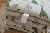 LALA - Ropa de Cama para Cuna de Bebe, Valla anticolisión, Algodón Puro, dinosaurio gris, 30x30x6, Pieza Enter Lavada. - details 4