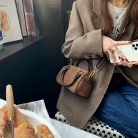 Bolso De Hombro Pequeño En Cuero Sintético Marrón Estilo Coreano Retro Casual Bolso Cruzado Para Mujer Con Cierre De Cremallera - details 15