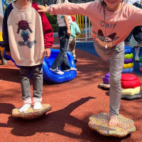 Tablero De Equilibrio Para Niños Entrenamiento Temprano De La Educación Del Jardín De Infantes Piedras Para Saltar Para Cruzar El Río Material De Goma Unisex - details 3