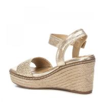 Sandalias plataforma mujer XTI 143828 01 SANDALIA CUÑA PALA GRABADA ORO 35738 25V - details 3