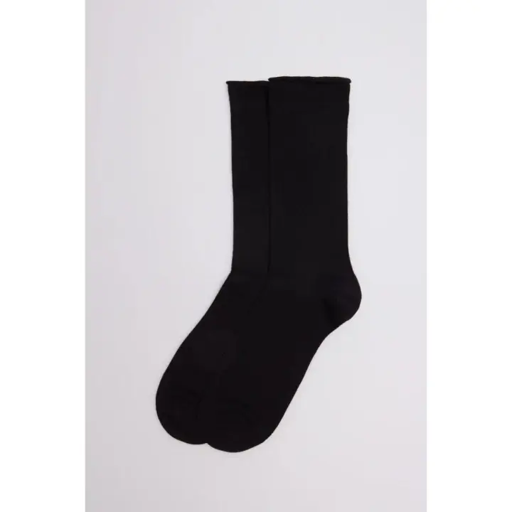 Ysabel Mora, OFERTA calcetin de hombre de bambú de color negro. - 1