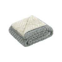 Manterol - Manta plaid de sofá de borreguito reversible dibujo geométrico zigzag de 140x190 cm. Tejido de sherpa extra suave, cálido y mullido, ideal para sofá o pie de cama. - details 0