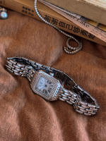 Reloj De Mujer De Dial Cuadrado Dorado Impermeable Con Incrustaciones De Diamante Estilo Elegante Y Sencillo Reloj Para Mujeres - details 4