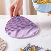 1PC Alfombrilla De Silicona Antideslizante Para Cocina Protección De Encimera Resistente Al Calor Forma Circular Tamaño 17.8*17.8cm Disponible En Negro/Gris Rosa/Morado - details 5