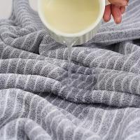 Toalla de Baño de forro polar coral ultra suave de tamaño extra large 105*200 cm - details 1