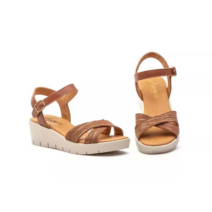 4400 Hielo y Cuero Hecho en España Sandalias Mujer Piel Hielo Numeración: 35-41 Marca: JAM Color: Hielo y Cuero sandalia con piso de cuña y planta de gel todo piel y cierre de velcro para hacerla mas comoda ideal para tus paseos de verano - 1