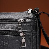 Bolso Bandolera De Moda Para Mujer En Cuero PU Gran Capacidad Con Múltiples Bolsillos Bolso De Hombro Negro Con Relieve Para Salidas Y Fiestas - details 13