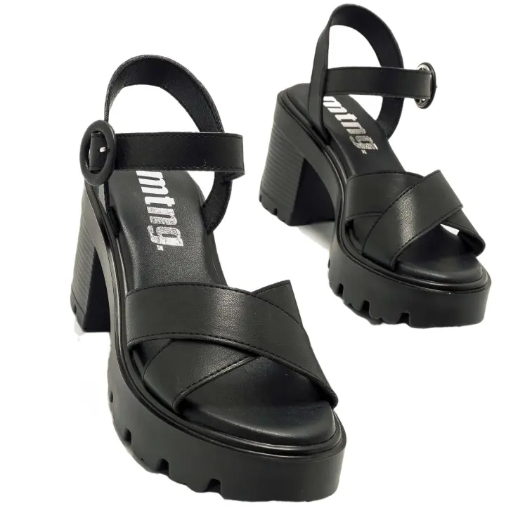Sandalia marca Mustang modelo 53335 C52446 para mujer en color negro - 1