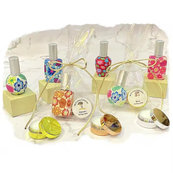 bálsamo de labios aroma vainilla y atomizador de cristal en bolsa de regalo con lazo y pegatina personalizada de comuniones regalos originales para invitados de comunión personalizados detalles para invitadas de comuniones - 1