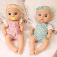 Be Loved Babies Gaby, Muñeca Bebé Realista, Tiene una Textura de Piel Suave e Incluye un Chupete y un Biberón, Juguete Regalo para Niñas y Niños de 18+ Meses - details 4