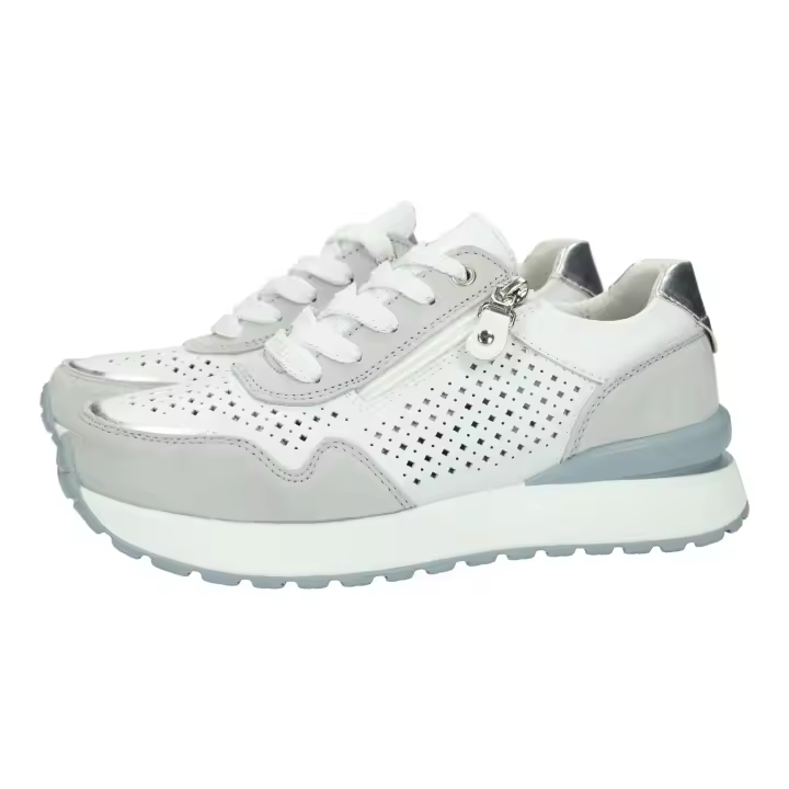 Deportivos marca DOCTOR CUTILLAS para mujer en color blanco. Deportivas de piel para mujer con cordones, plantilla extraible, y cuña, deportivas Cutillas hechas en España - 1