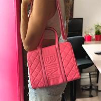 Bolso Mediano de Nylon Rosa - Estilo moderno y funcional - details 7