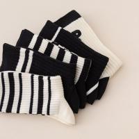 Calcetines De Mujer Estilo Casual Breto Negro Blanco Algodón Transpirable Medio Torsionado Bordado Letras Suaves Para Otoño - details 4