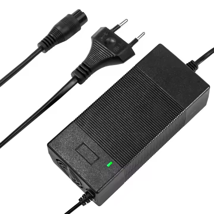 Cargador universal 42V 2A para hoverboard, scooters eléctricos autoequilibrados, tabla de deriva, adaptador de corriente 9 mm conector 3 pines compatible con batería Li-on 36V - 1