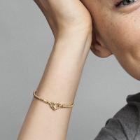 Pandora Conjunto de pulsera, collar y pendientes con cierre en forma de corazón chapado en oro rosa de 14 quilates - details 1