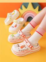 Zapatillas De Jardín Para Niños Y Niñas Con Encantos Ligeros Y Cómodas Antideslizantes Sandalias Huecas Para Verano Para Niños Y Niñas - details 2