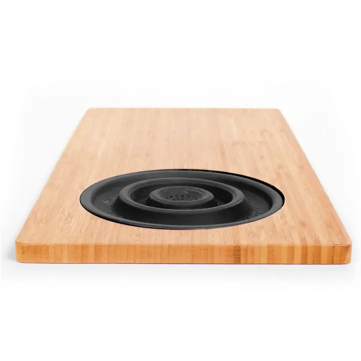 Práctica tabla de cortar hecha 100% de bambú con escurridor para fregadero para mantener tu cocina limpia y ordenada a la vez que cocinas. - 1