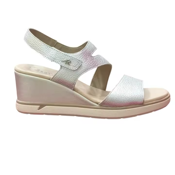 Shoes Sandalias marca Fluchos para mujer en color plata - 1