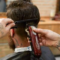 Wahl Cordless Magic Clip - Cortapelos para Difuminar - Máquina de Cortar Pelo para Hombre, Rojo - details 2