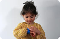 Reloj gps niño SaveFamily Relojes con GPS Enjoy Reloj Inteligente niño 7 Juegos Divertidos Videollamada Vídeo Identifica Llamadas Música podómetro Reloj GPS niños Cámara SOS Waterproof Save Family Smartwatch niños AZUL reloj inteligente NO INCLUYE SIM - details 1