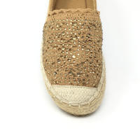 Mujeres Alpargata Camel con Plataforma Planas - Bordado y Cristales - Primavera Verano 2024 - details 2