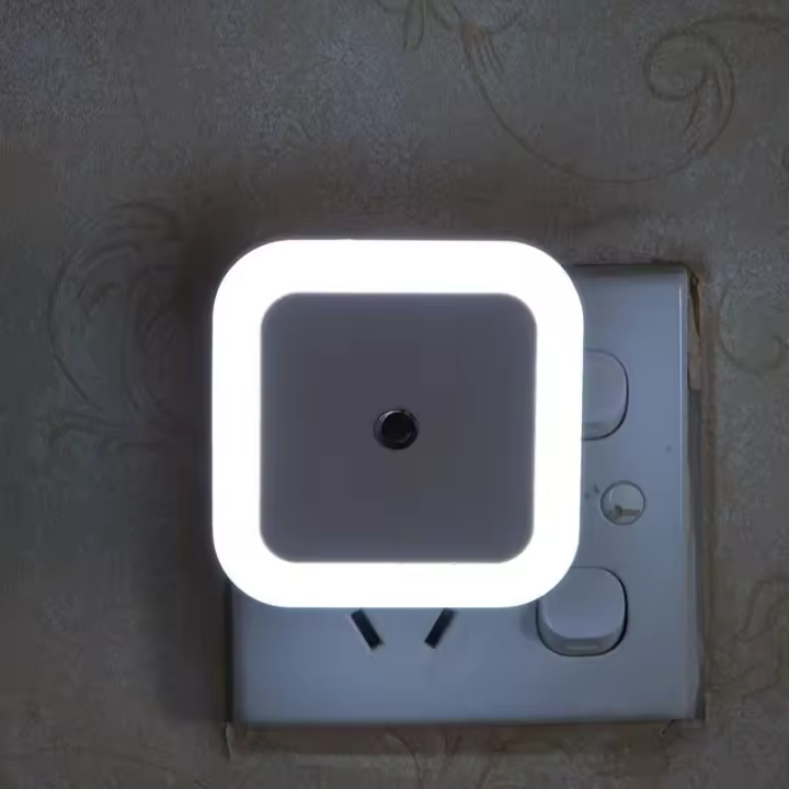 Luz Nocturna LED Sin Cable Con Sensor Mini Cuadrada Para Bebés Y Niños Iluminación Para Dormitorio Sala De Estar Pasillo - 1