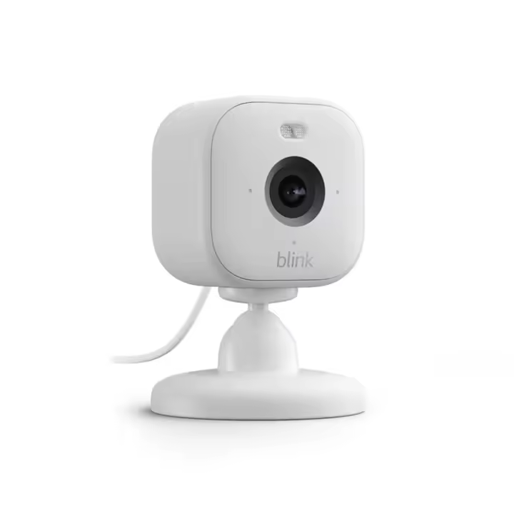 Blink Mini 2 | Cámara de vigilancia interior compacta, HD con enchufe, visión nocturna en color, foco integrado, audio bidireccional, detección de movimiento, compatible con Alexa (blanco) - 1