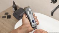 Cortapelos de titanio Bamba PrecisionCare Pro Clipper con batería de litio - Autonomía de 2 horas, cuchillas de acero inoxidable, 8 peines - Uso con y sin cable - details 4