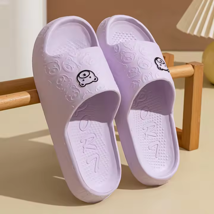 Sandalias De Verano Para Hombres Con Estampado De Oso Pequeño Antideslizantes No Llenan El Piso Suaves Para Mujeres Ideal Para Dormitorio Y Baño Parejas - 1
