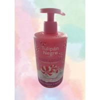 Pack Tulipán Negro Fresa y Nata: Loción Corporal 400ml + Desodorante Roll-On 50ml + Spray 200ml – Mima tu piel con una explosión de dulzura, frescura y suavidad irresistible. Hidratación, protección y aroma delicioso que te acompaña todo el día a tu piel - details 3