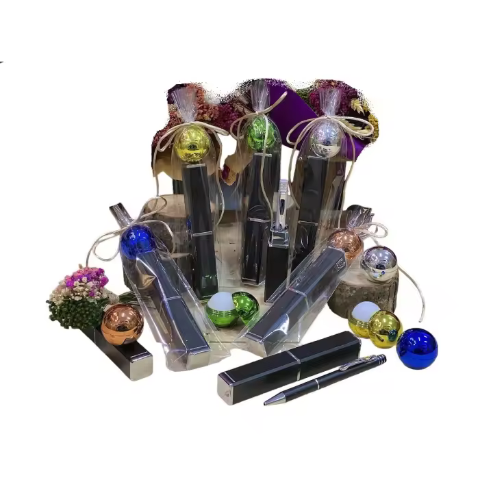 Lote de 10 Bolígrafos Antonio Miró de aluminio con un balsamo de labios aroma vainilla surtidos colores con en un elegante estuche de aluminio - regalos para invitados de boda comuniones bautizos aniversarios detalles originales para invitadas de boda - 1