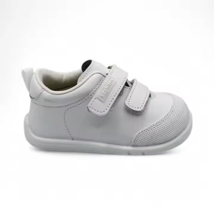 Zapatos marca Titanitos para infantil en color blanco - 1